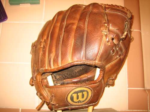 Wilson A2000 2 Back